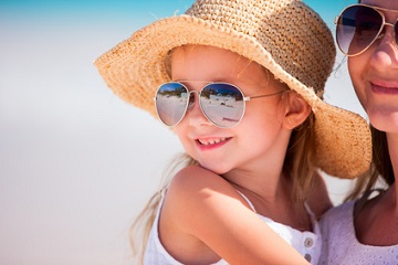 Sollen Kinder Sonnenbrillen tragen?