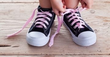 Schuhe binden lernen