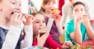 Kindergeburtstag: Essen für die Kinder