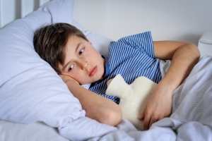 Magen-Darm bei Kleinkindern krankes kind im bett